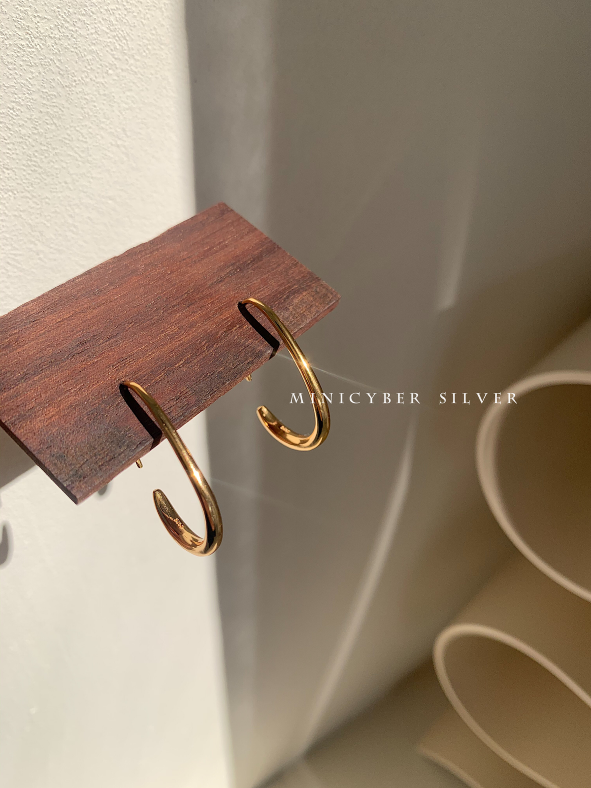 Smooth Golden Curve Earrings