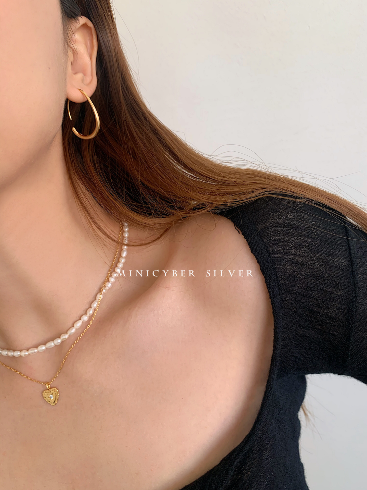 Smooth Golden Curve Earrings