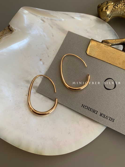 Smooth Golden Curve Earrings