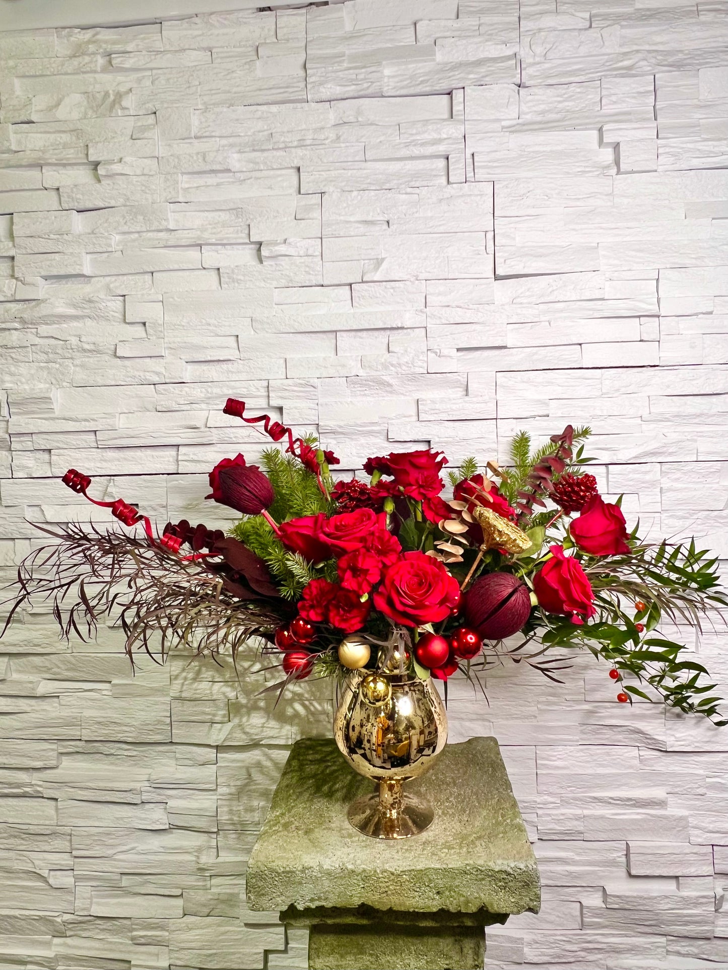 Lavish Christmas 180° Arrangement