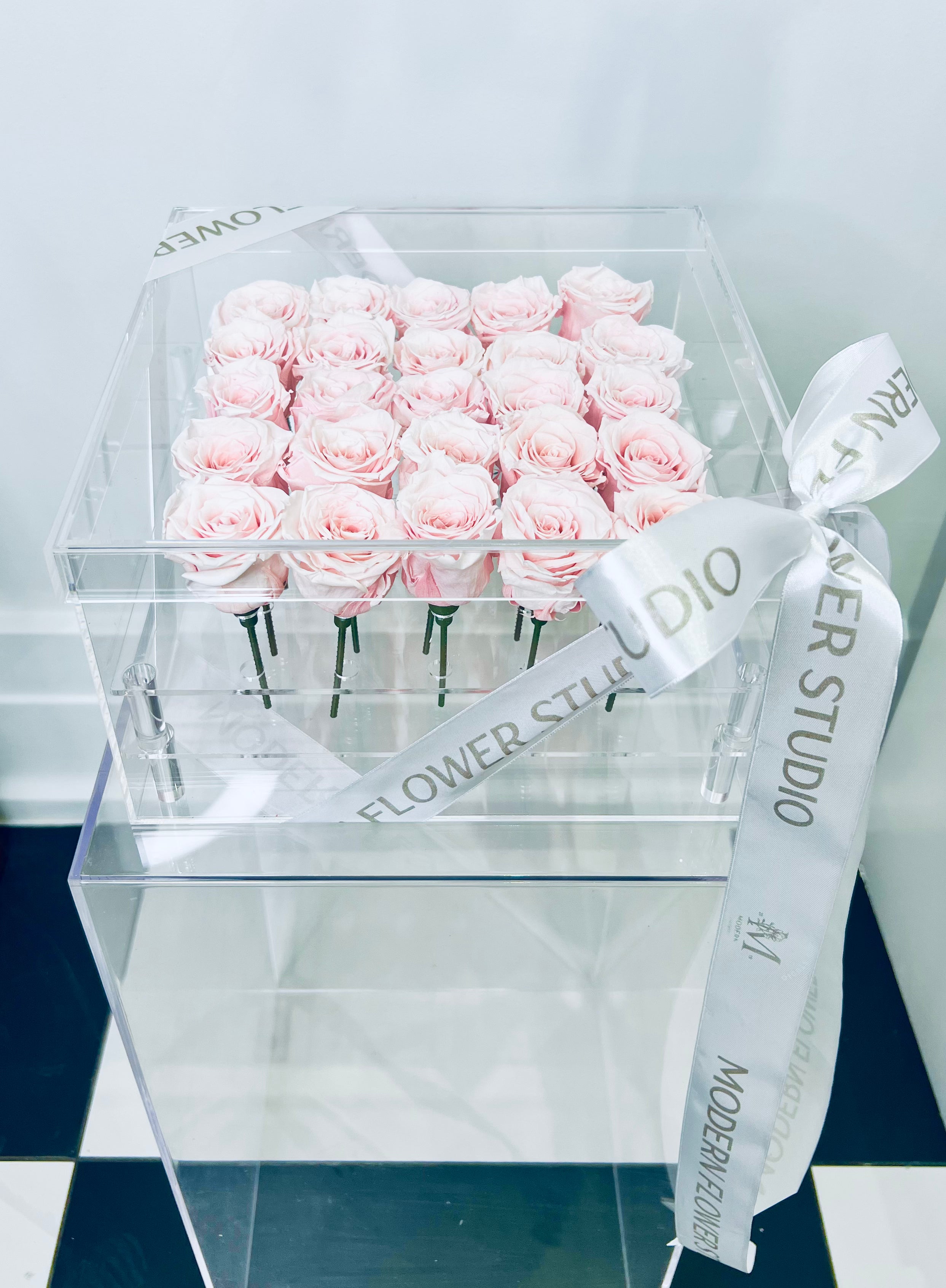 Permanent Roses Box Forever Roses Acrylic Box - MODERN FLOWER STUDIO