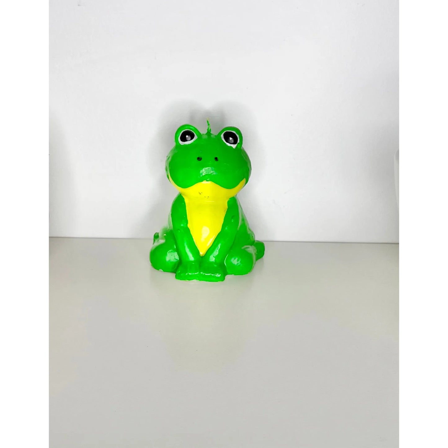 4.5" SITTING FROG CANDLE