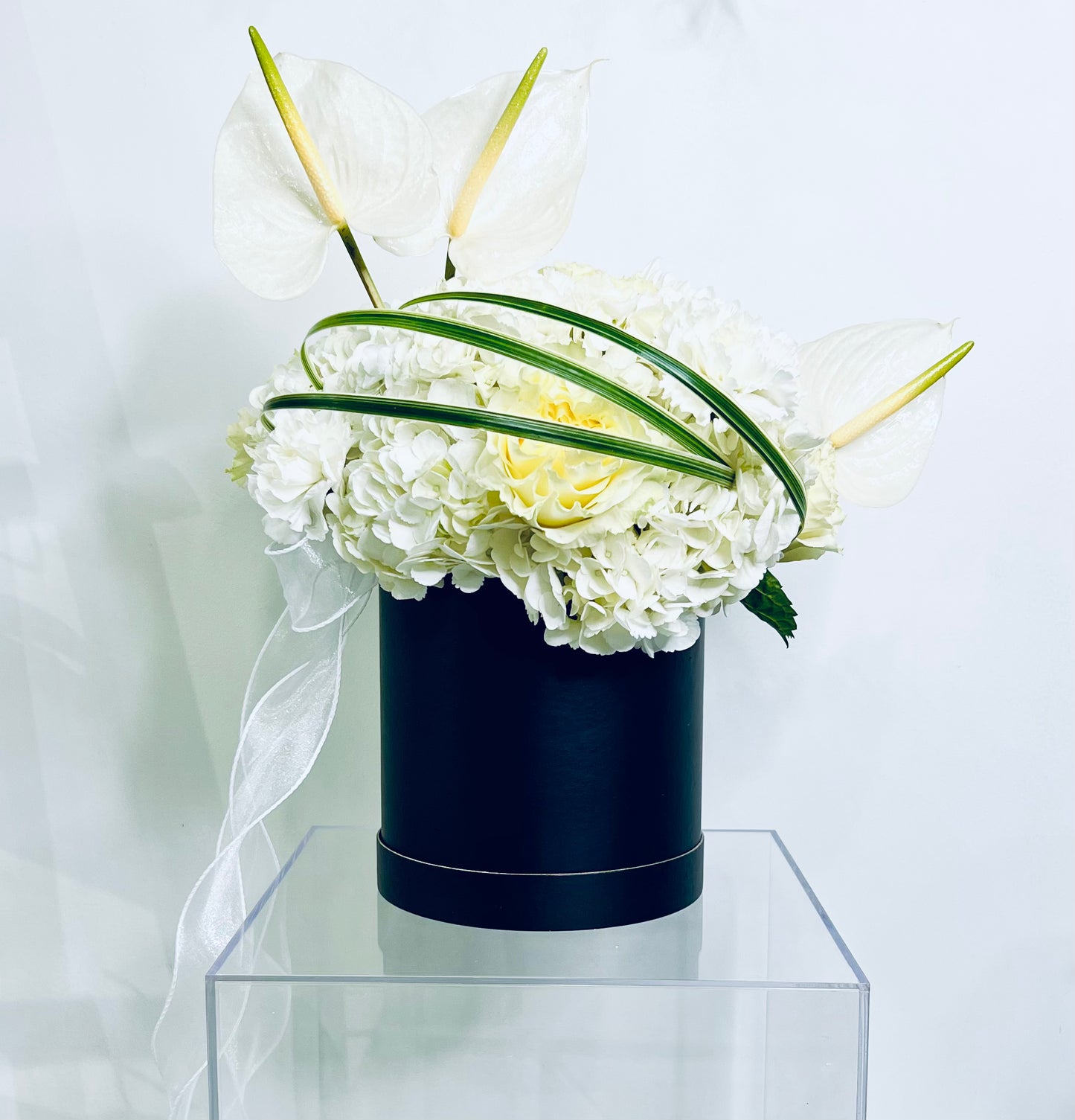 “Ivory Luxe”Premium Hatbox Arrangement