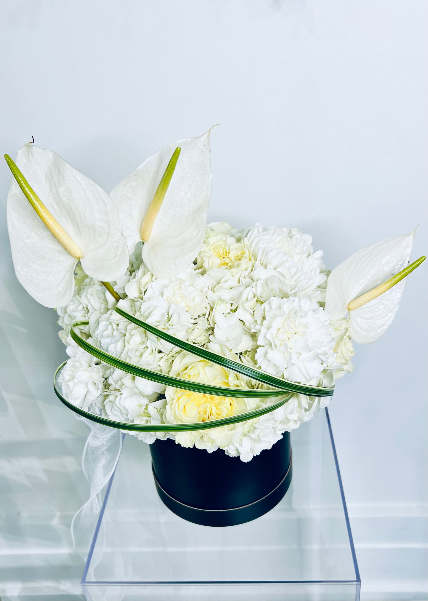 “Ivory Luxe”Premium Hatbox Arrangement